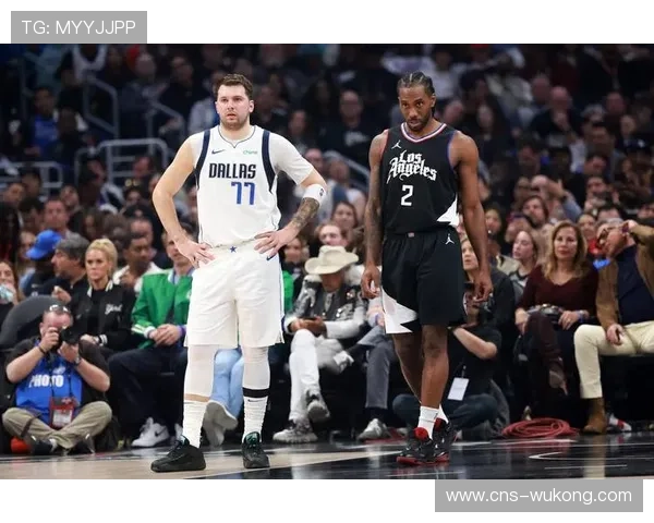 场边观察:前总统奥巴马现身Intuit Dome观战全明星正赛 场边观察:前总统奥巴马现身Intuit Dome观战全明星正赛